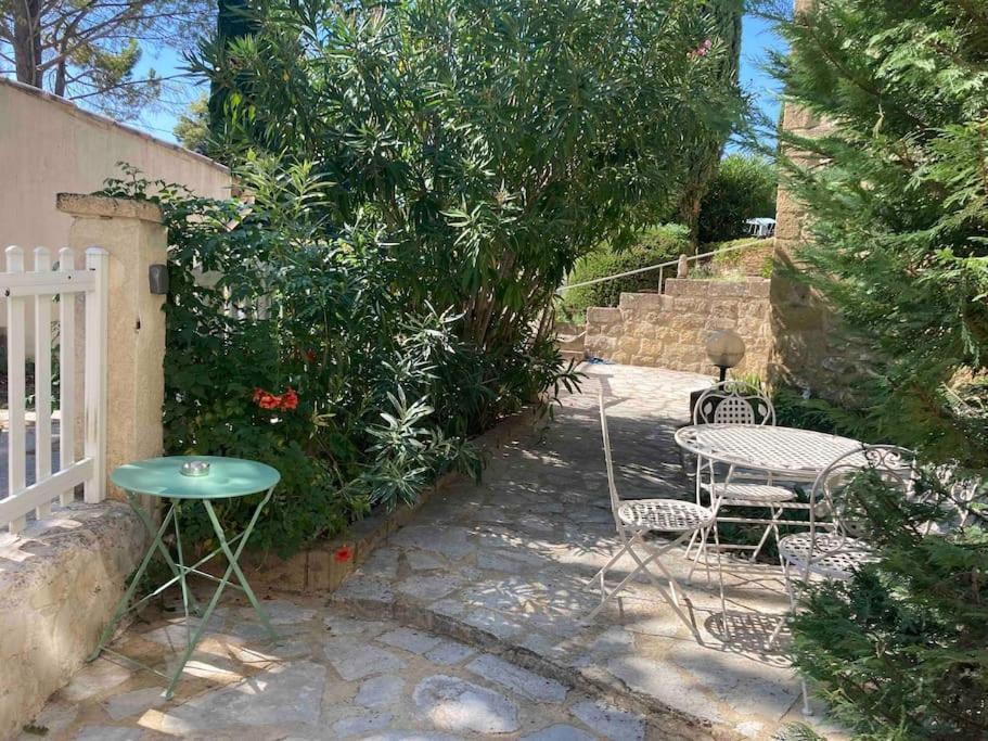 Le Studio D Aurelie Avec Spa Ete En Pleine Campagne Et Proche De Toute Commodite Roquemaure  Bagian luar foto